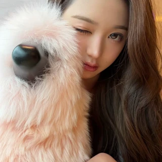 260522-wonyoung-instagram-update-v0-le1m1wfiim2h1