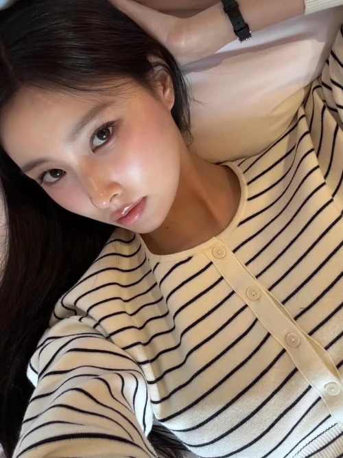 260523-hyewon-instagram-update-v0-29c9drgyaw2h1.webp
