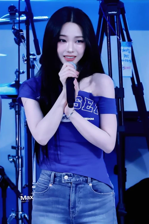 260523-karina-2026-yonsei-university-akaraka-festival-v0-bx15ycq4203h1.webp