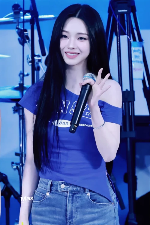 260523-karina-2026-yonsei-university-akaraka-festival-v0-dq7rqeq4203h1.webp