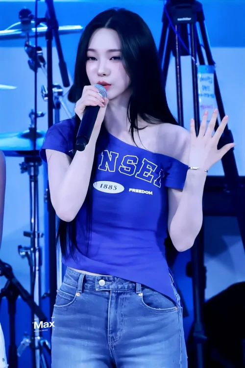 260523-karina-2026-yonsei-university-akaraka-festival-v0-dzsbbbq4203h1.webp