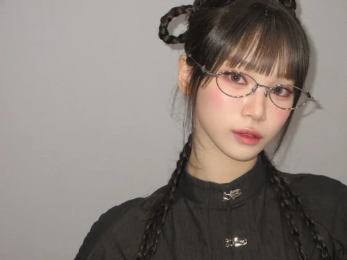260523-kim-chaewon-instagram-update-v0-cvv1ju95fu2h1.webp