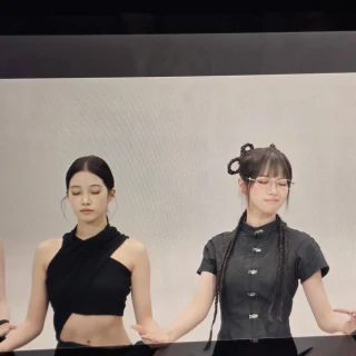 260523-kim-chaewon-instagram-update-v0-s7wl5o85fu2h1