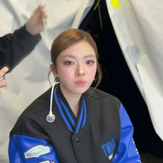 260524-jeongyeon-instagram-update-v0-docui1lluy2h1