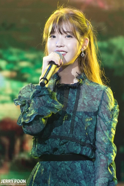 160827-iu-good-day-in-shenzhen-by-jerry-poon-v0-23rmf0cygq2h1.webp