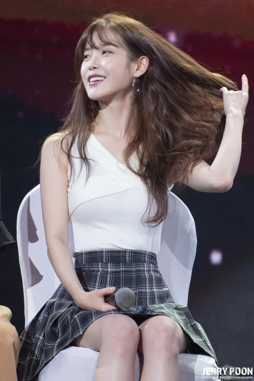 160827-iu-good-day-in-shenzhen-by-jerry-poon-v0-6qz2lfk3kq2h1.webp