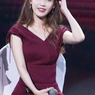 160827-iu-good-day-in-shenzhen-by-jerry-poon-v0-b0qqdo97hq2h1