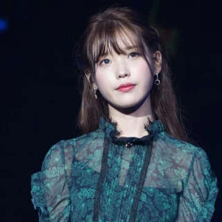 160827-iu-good-day-in-shenzhen-by-jerry-poon-v0-c3ahqjopgq2h1