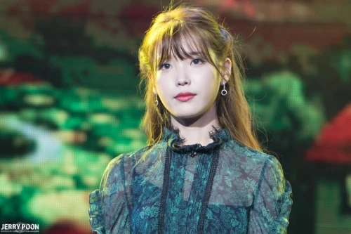 160827-iu-good-day-in-shenzhen-by-jerry-poon-v0-d02htqazgq2h1.webp