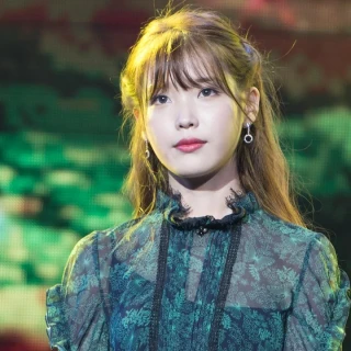 160827-iu-good-day-in-shenzhen-by-jerry-poon-v0-d02htqazgq2h1