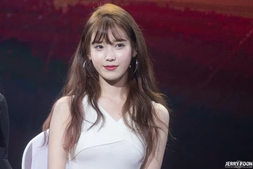 160827-iu-good-day-in-shenzhen-by-jerry-poon-v0-kdud38uuhq2h1.webp