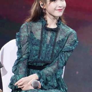 160827-iu-good-day-in-shenzhen-by-jerry-poon-v0-r3cszbhvgq2h1