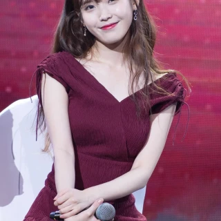160827-iu-good-day-in-shenzhen-by-jerry-poon-v0-yo0yip97hq2h1