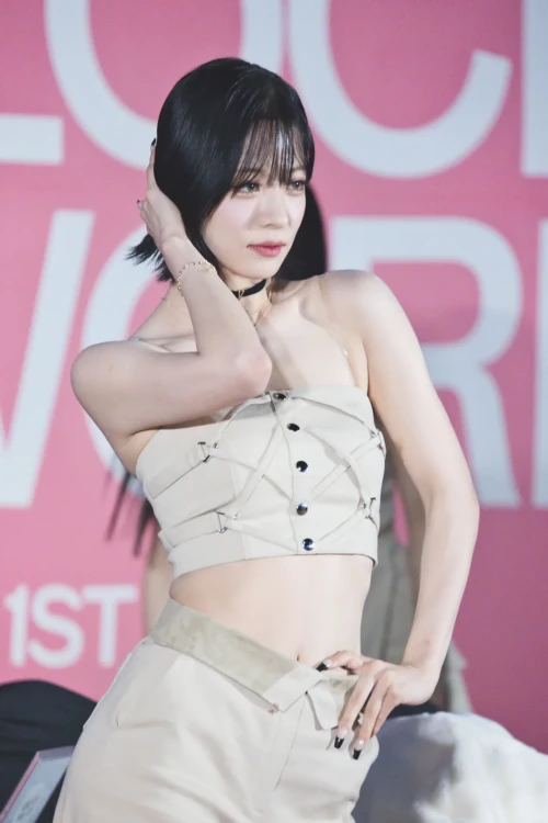 230616-lee-chaeyoung-v0-1k8zarenf13h1.webp