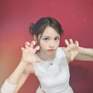 250628-carmen-instagram-v0-ha1xi82y0t2h1