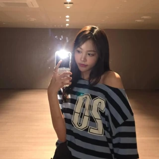 250714-carmen-instagram-v0-o40tbav9ly2h1