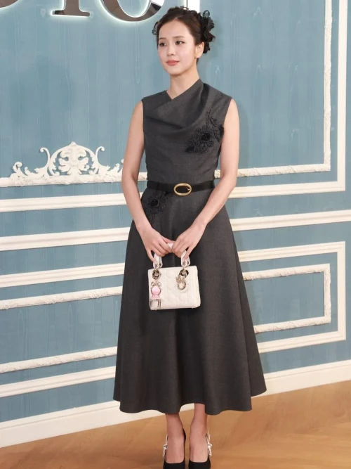 260521-jisoo-v0-3pchi2tubv2h1.webp