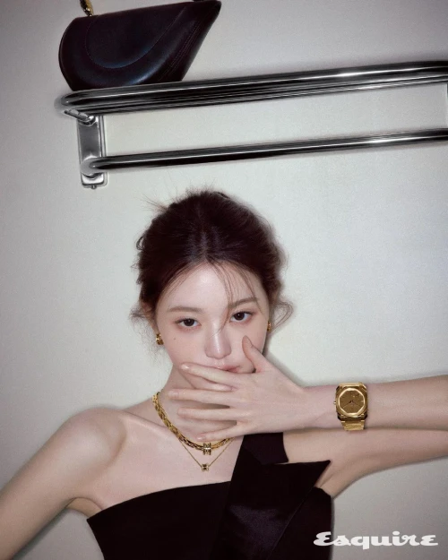 260521-wonyoung-esquire-korea-x-bvlgari-june-2026-issue-v0-5abp2qxhi23h1.webp