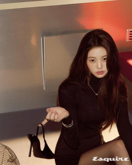 260521-wonyoung-esquire-korea-x-bvlgari-june-2026-issue-v0-gsw3dkxhi23h1.webp