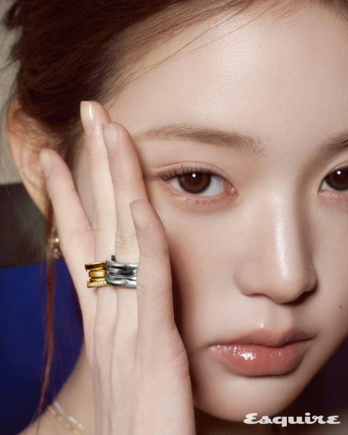 260521-wonyoung-esquire-korea-x-bvlgari-june-2026-issue-v0-l4nphnxhi23h1.webp