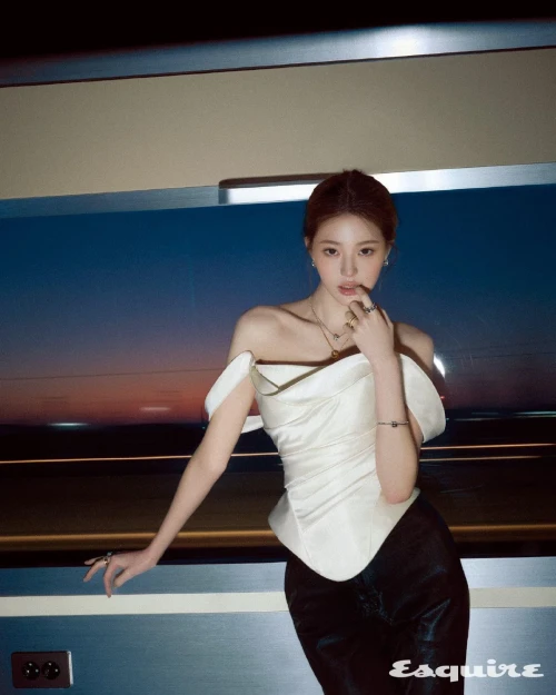 260521-wonyoung-esquire-korea-x-bvlgari-june-2026-issue-v0-qznesoxhi23h1.webp