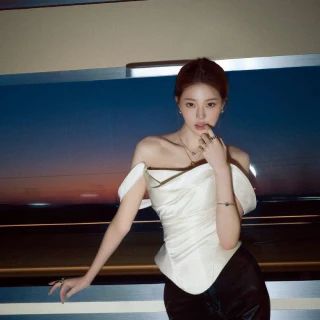 260521-wonyoung-esquire-korea-x-bvlgari-june-2026-issue-v0-qznesoxhi23h1