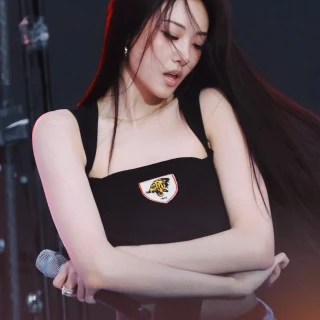 260522-gawon-meovv-2026-korea-university-ipselenti-festival-v0-k91dfe021z2h1