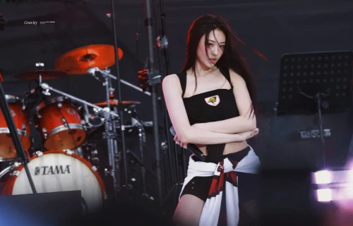 260522-gawon-meovv-2026-korea-university-ipselenti-festival-v0-ycq4je021z2h1.webp