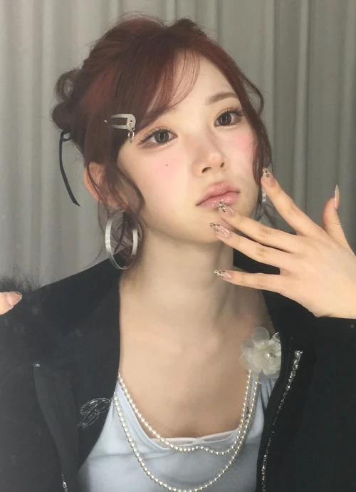 260522-jiwoo-weverse-update-v0-woybfbvpap2h1.webp