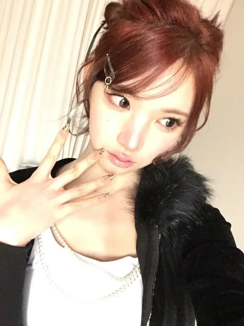 260522-jiwoo-weverse-update-v0-wpyqc7vpap2h1.webp