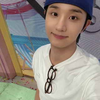 260522-kbs-music-bank-twitter-update-with-mc-jeemin-feat-mc-v0-w3rilfa76o2h1