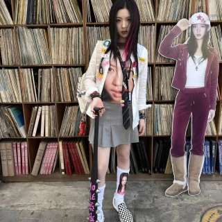 260522-kiiikiii-official-instagram-update-ft-haum-hello-v0-32t6lw3v5u2h1