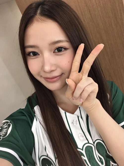 260522-kumi-weverse-update-ft-mia-v0-l272t5zr4v2h1.webp
