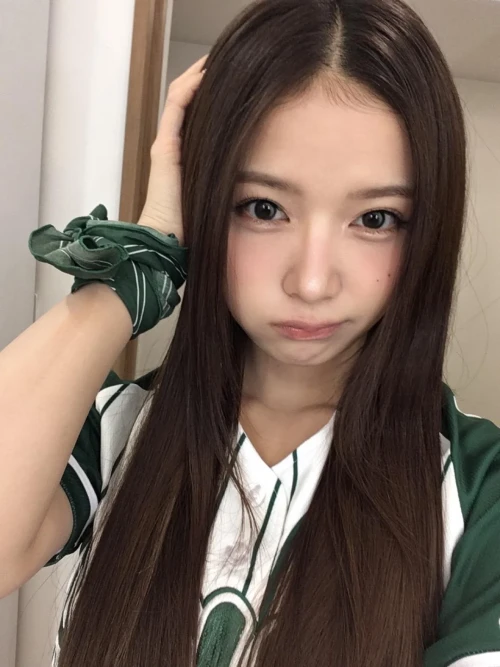 260522-kumi-weverse-update-ft-mia-v0-mkvsp43s4v2h1.webp