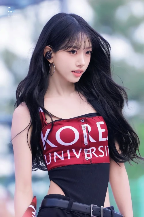 260522-sooin-meovv-2026-korea-university-ipselenti-festival-v0-4dtwbqpjjr2h1.webp