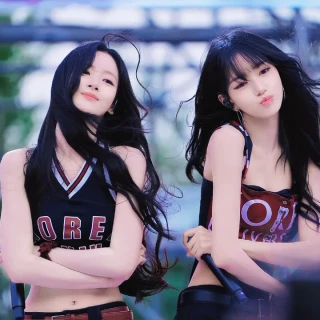 260522-sooin-meovv-2026-korea-university-ipselenti-festival-v0-947gkrpjjr2h1