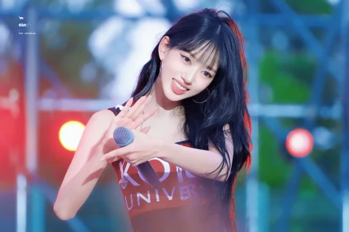 260522-sooin-meovv-2026-korea-university-ipselenti-festival-v0-9wfyfrpjjr2h1.webp