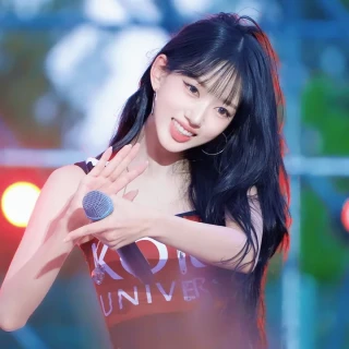 260522-sooin-meovv-2026-korea-university-ipselenti-festival-v0-9wfyfrpjjr2h1