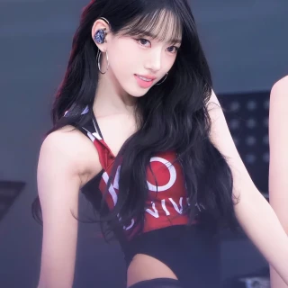 260522-sooin-meovv-2026-korea-university-ipselenti-festival-v0-r0jgpqpjjr2h1