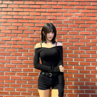 260522-yel-instagram-update-v0-wg1niblwd63h1