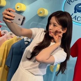 260522-yujin-instagram-update-like-the-sunshine-of-may-v0-li4t034jfp2h1