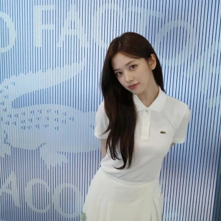 260522-yujin-instagram-update-like-the-sunshine-of-may-v0-qm86y04jfp2h1