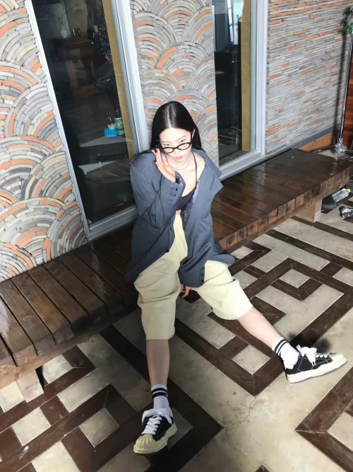 260523-kazuha-instagram-update-v0-1gtxj7kx9w2h1.webp