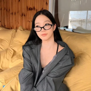 260523-kazuha-instagram-update-v0-30tu79kx9w2h1