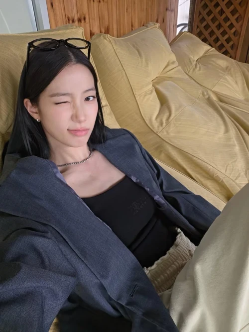 260523-kazuha-instagram-update-v0-h8gi3akx9w2h1.webp