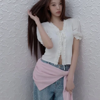 260523-rolarola-instagram-update-with-wonyoung-v0-ia3pnhjpkt2h1