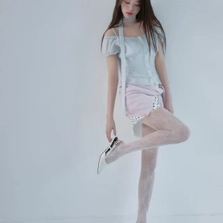 260523-rolarola-instagram-update-with-wonyoung-v0-k7qhb6hpkt2h1