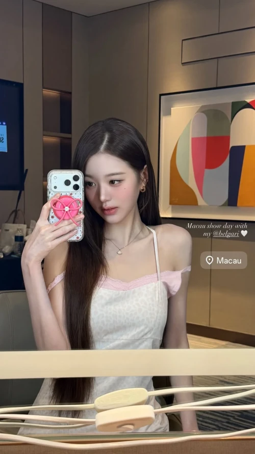 260523-wonyoung-instagram-story-updates-v0-fvm8fufn9w2h1.webp