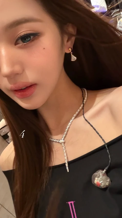 260523-wonyoung-instagram-story-updates-v0-qipkotqn9w2h1.webp
