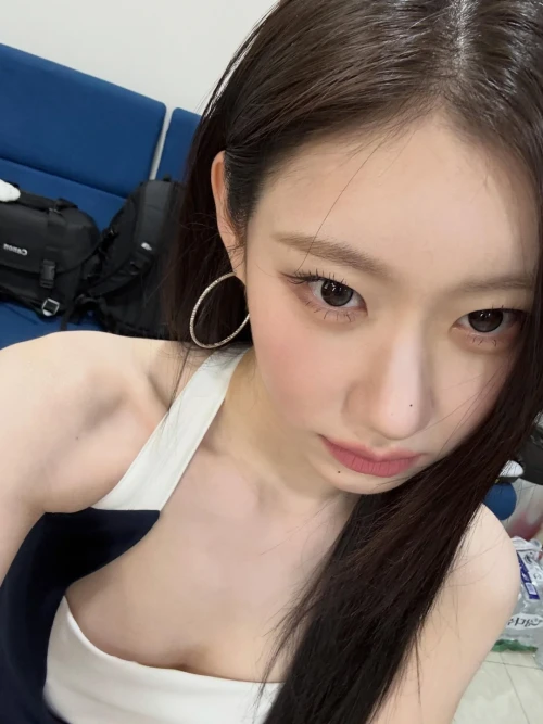 260524-chaeryeong-instagram-update-v0-buj79td0r13h1.webp